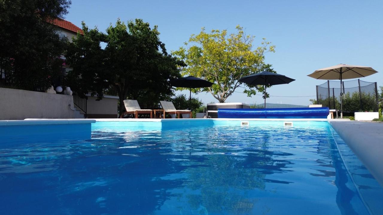 Willa Casa Di Oliva-House With Heated Pool & Jacuzzi In Trilj, Croatia Zewnętrze zdjęcie